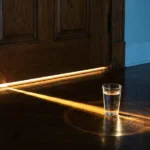 Technika szklanki wody przeciwko włamaniom: ten prosty trik, który naprawdę może zmienić sytuację