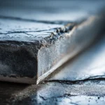 Panele na podłodze w łazience — co musisz zrobić przed układaniem, żeby nie odklejały się po roku